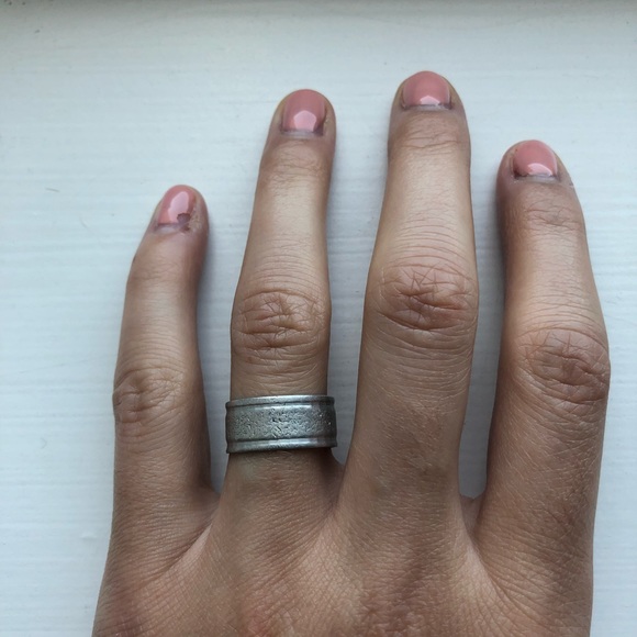 Boho chic vintage silver-colored tin ring - Picture 6 of 6